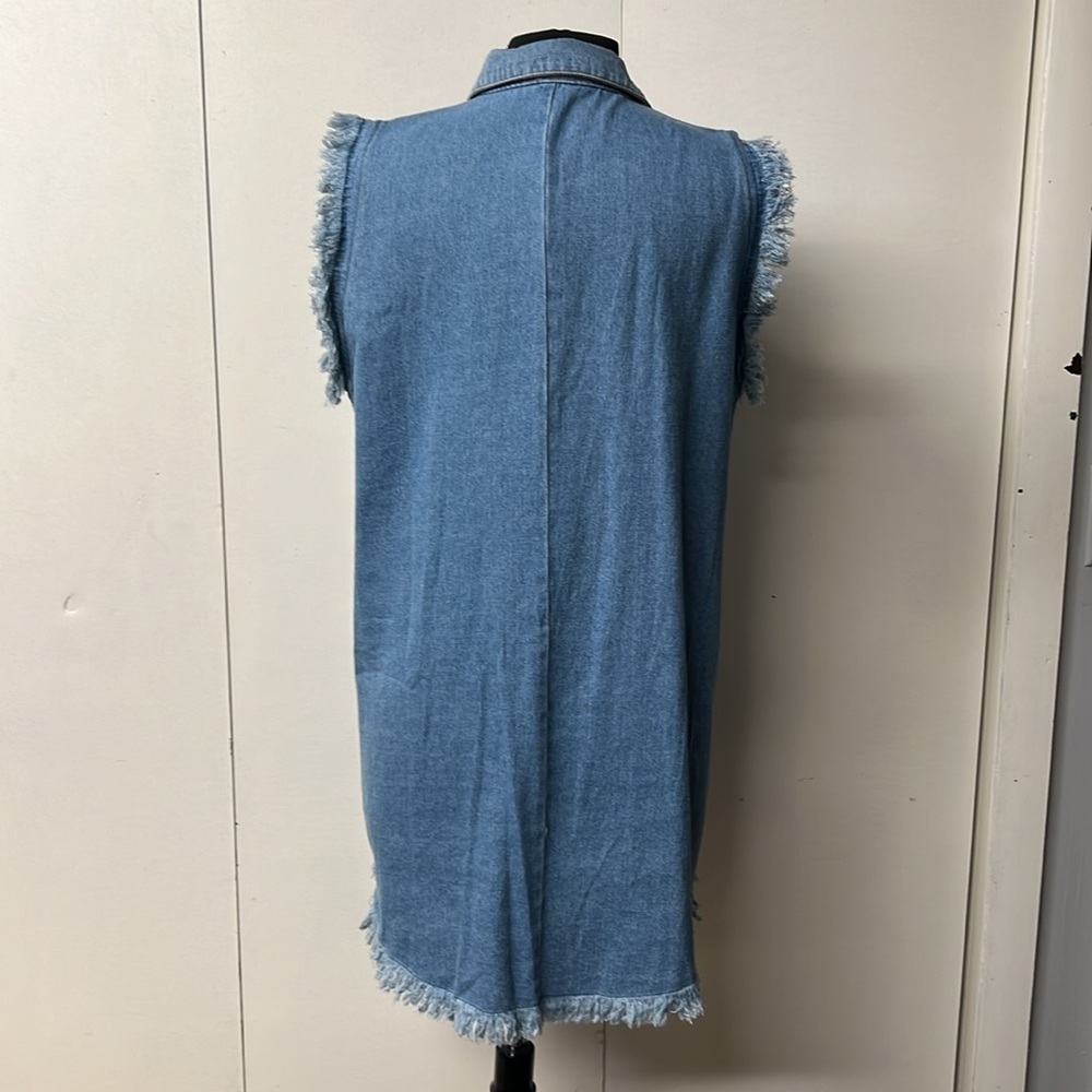 NWT Sleeveless denim dress with side pockets and collared neck - Picture 5 of 7
